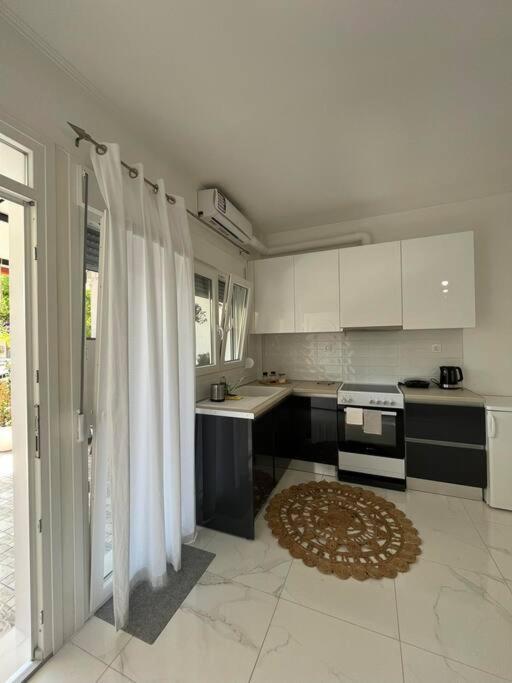 דירות House In Diavata, Thessaloniki, Greece מראה חיצוני תמונה