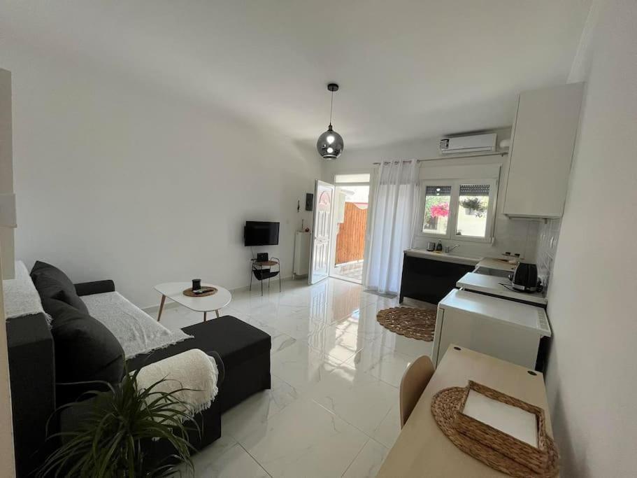 דירות House In Diavata, Thessaloniki, Greece מראה חיצוני תמונה