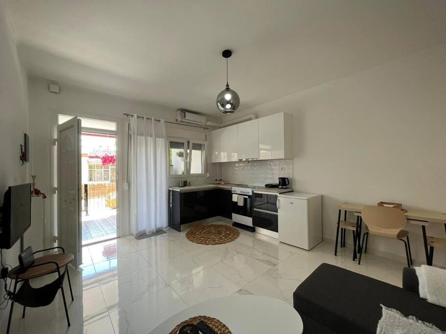 דירות House In Diavata, Thessaloniki, Greece מראה חיצוני תמונה